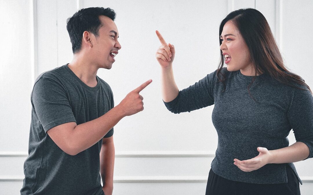 Defensividad extrema: cuando es imposible hablar con tu pareja